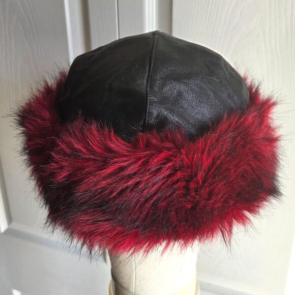 Wilsons Leather Black and Red Fur Trim Hat - Picture 3 of 5